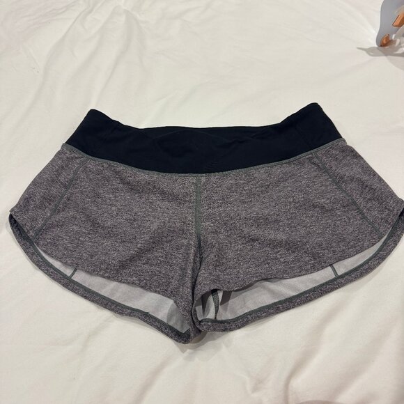 Lululemon Speed Up Shorts, size 6, low rise, 2.5 in - Picture 1 of 3